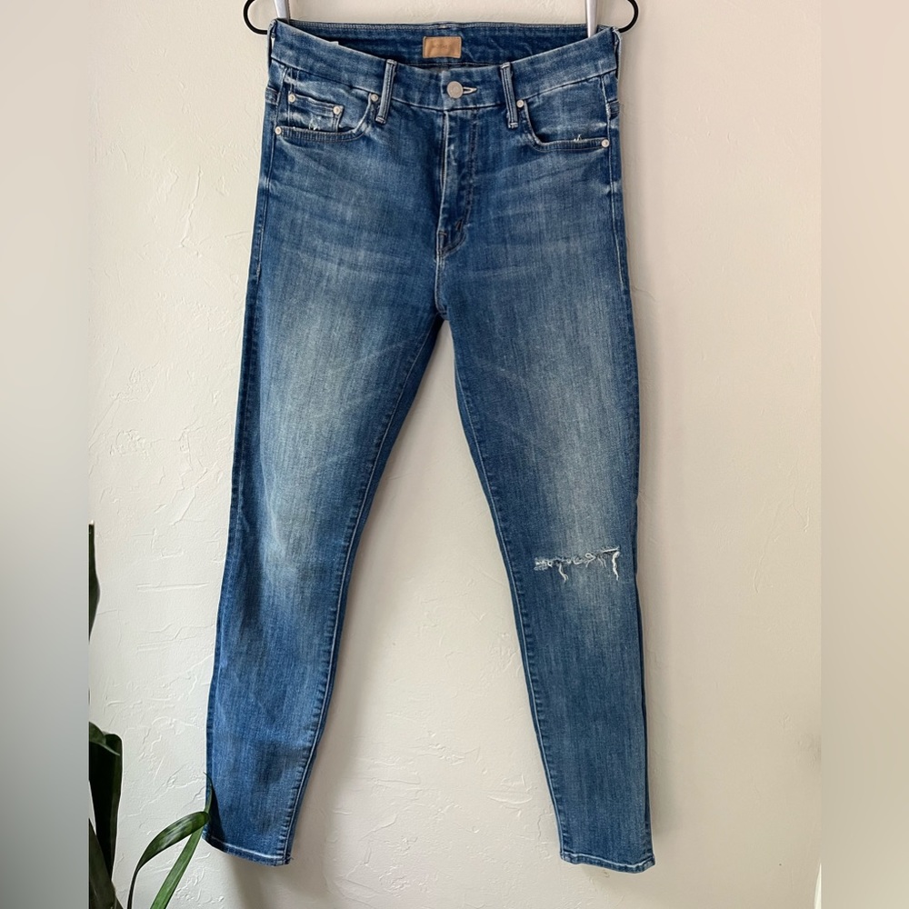 MOTHER REVOLVE HIGH WAISTED LOOKER JEANS IN HIGH FIVE 27 - Picture 3 of 5